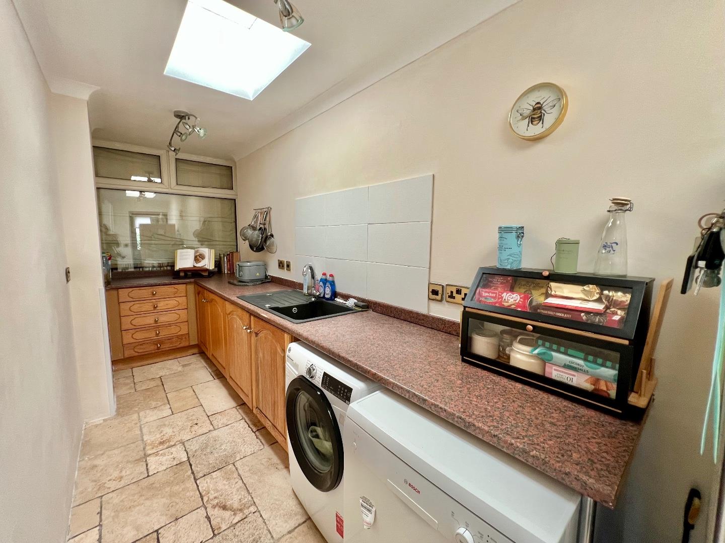 Beach Road, Porthcawl, Bridgend County Borough, CF36 5NH